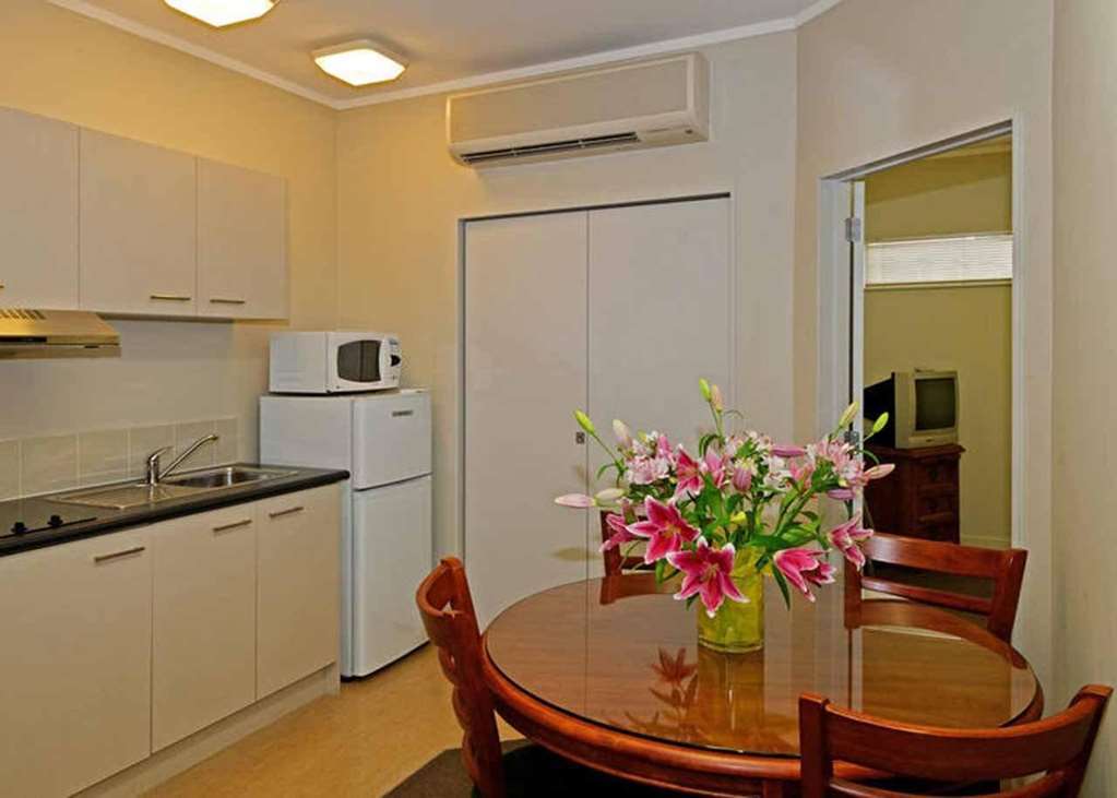 Kudos Business Suites & Airport Motel Auckland Quarto foto