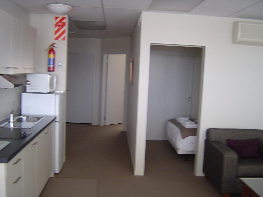 Kudos Business Suites & Airport Motel Auckland Exterior foto